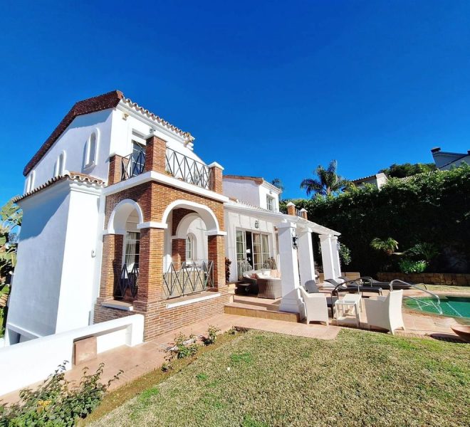 R4963945-Image 1-Detached - 4 Beds - 404 Built
