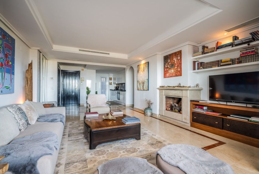 R4966075-Apartment-For-Sale-La-Mairena-Penthouse-Duplex-3-Beds-251-Built-2