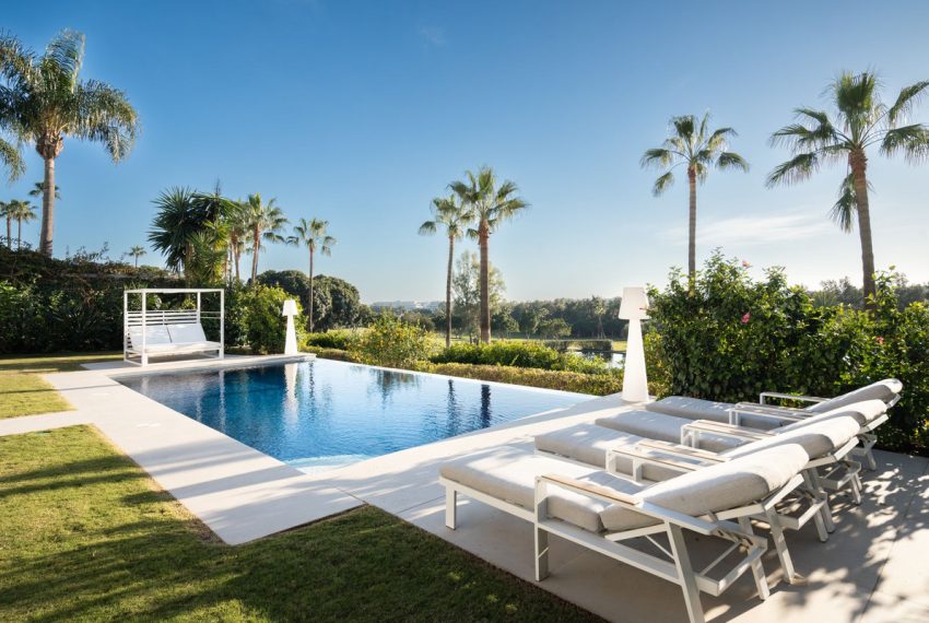 R4966696-Villa-For-Sale-Nueva-Andalucia-Detached-5-Beds-558-Built