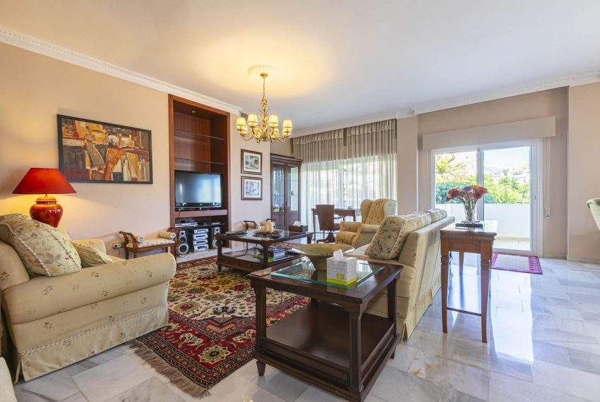 R4967110-Apartment-For-Sale-Nueva-Andalucia-Middle-Floor-3-Beds-185-Built-1