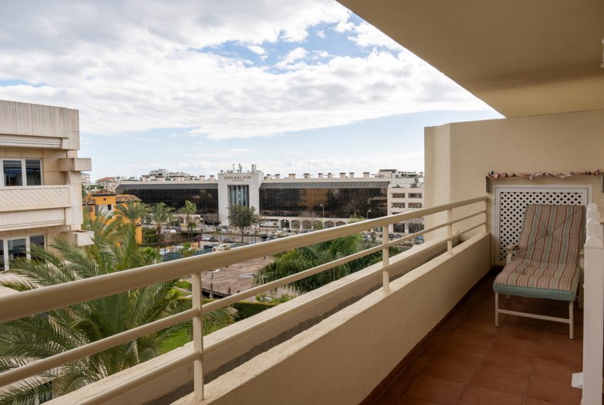 R4967248-Apartment-For-Sale-The-Golden-Mile-Penthouse-3-Beds-189-Built-1
