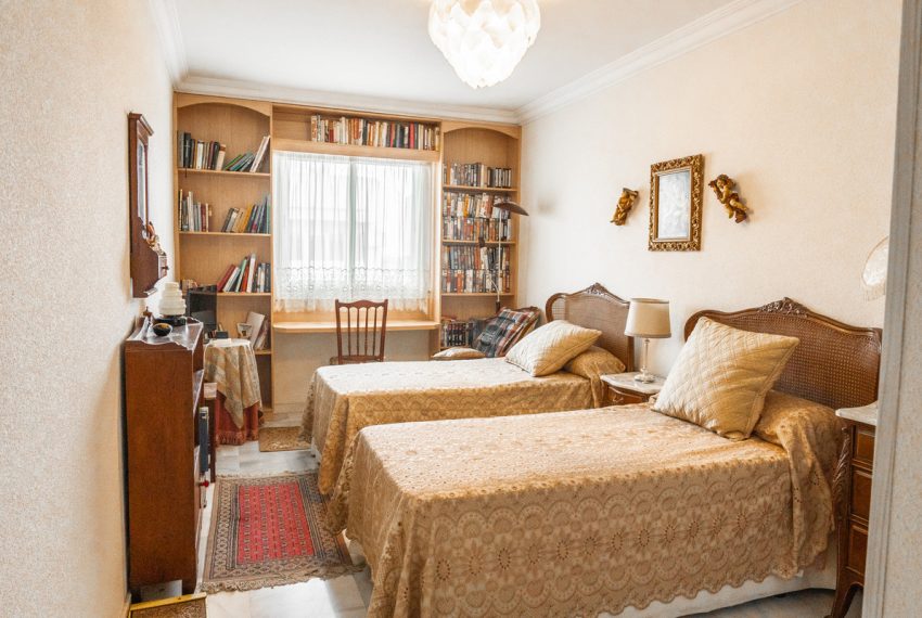 R4967248-Apartment-For-Sale-The-Golden-Mile-Penthouse-3-Beds-189-Built-14