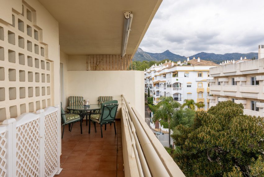 R4967248-Apartment-For-Sale-The-Golden-Mile-Penthouse-3-Beds-189-Built-2
