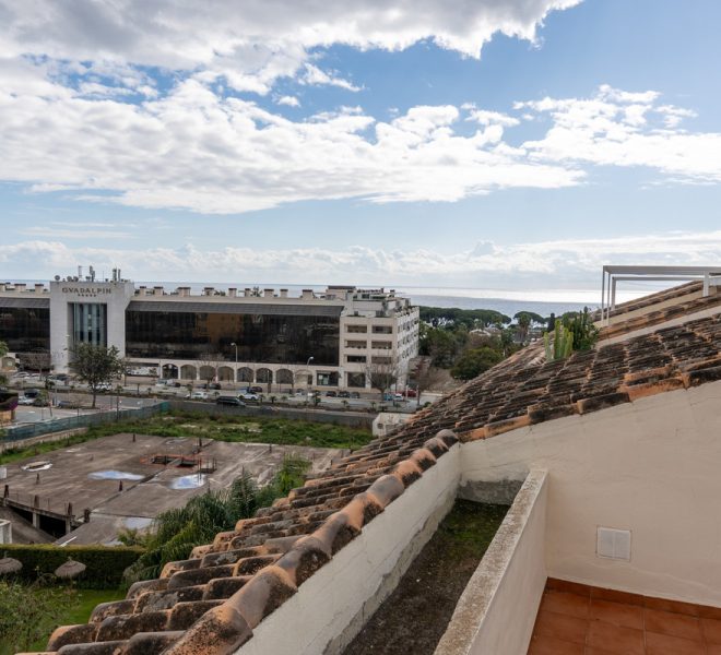 R4967248-Image 1-Penthouse - 3 Beds - 189 Built