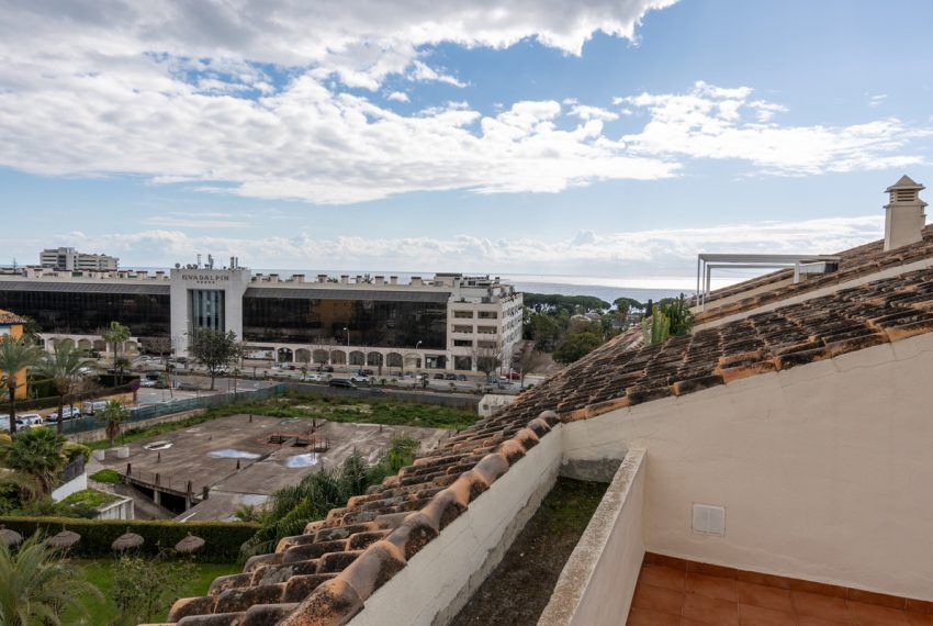 R4967248-Apartment-For-Sale-The-Golden-Mile-Penthouse-3-Beds-189-Built
