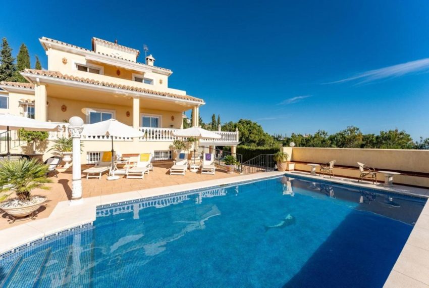 R4967965-Villa-For-Sale-Estepona-Detached-7-Beds-500-Built-3
