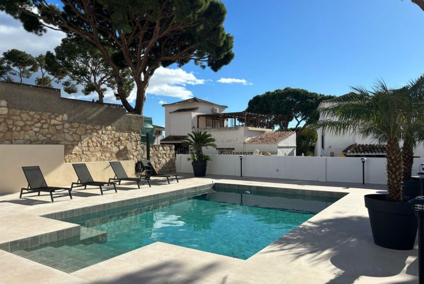 R4968697-Villa-For-Sale-Calahonda-Detached-4-Beds-225-Built-10