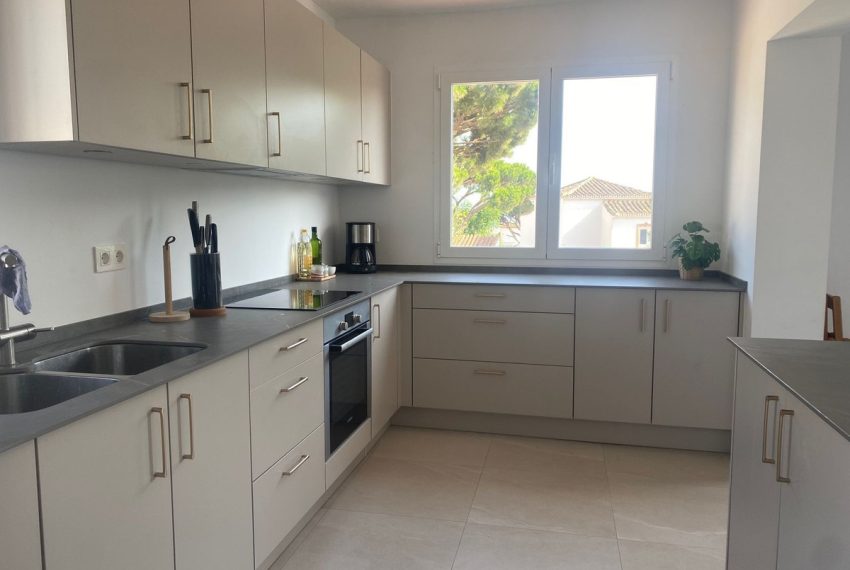 R4968697-Villa-For-Sale-Calahonda-Detached-4-Beds-225-Built-3
