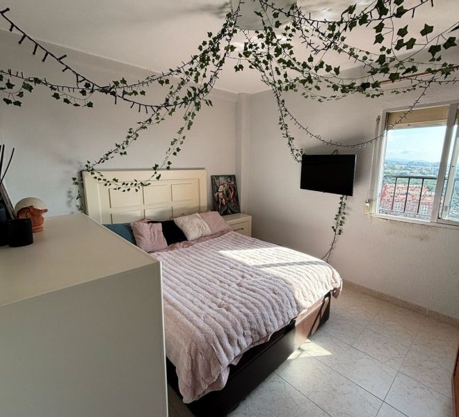 R4969120-Image 1-Middle Floor - 3 Beds - 63 Built