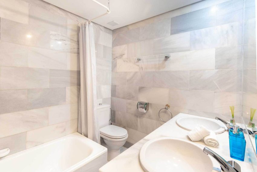 R4969414-Apartment-For-Sale-San-Pedro-de-Alcantara-Ground-Floor-3-Beds-166-Built-16