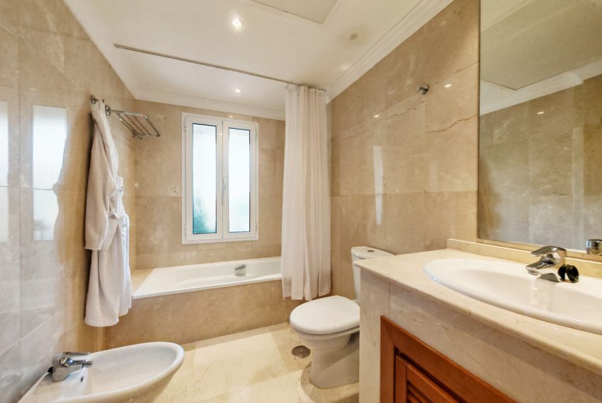 R4970038-Apartment-For-Sale-Nueva-Andalucia-Middle-Floor-2-Beds-99-Built-11