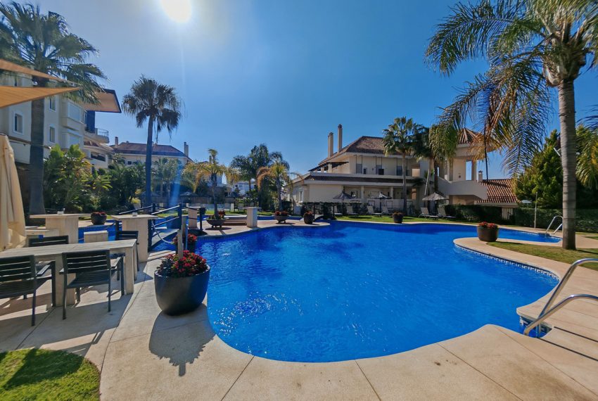 R4970038-Apartment-For-Sale-Nueva-Andalucia-Middle-Floor-2-Beds-99-Built