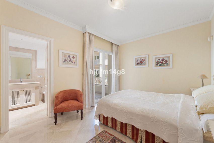R4970104-Apartment-For-Sale-Nueva-Andalucia-Ground-Floor-3-Beds-195-Built-11