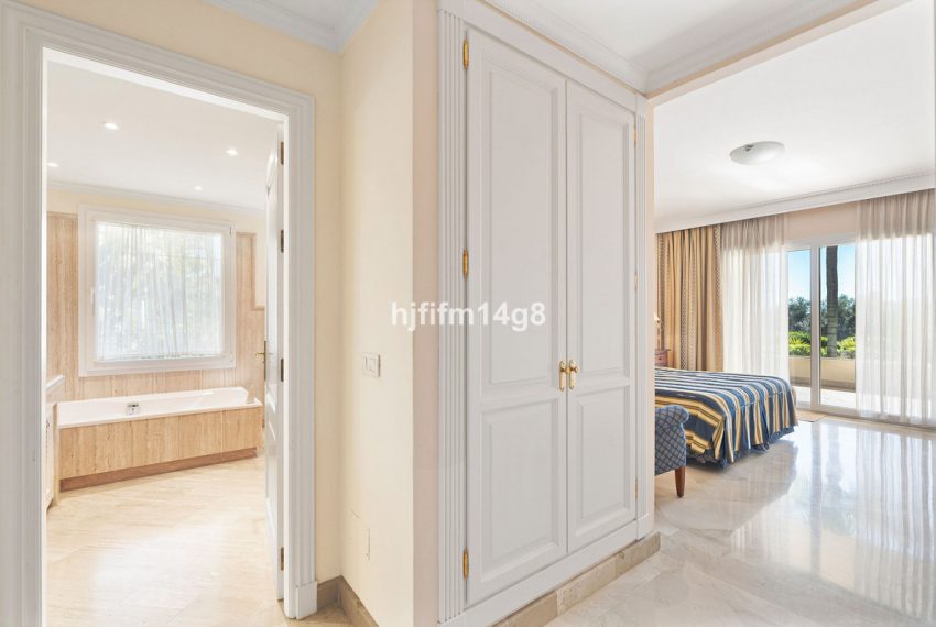 R4970104-Apartment-For-Sale-Nueva-Andalucia-Ground-Floor-3-Beds-195-Built-9