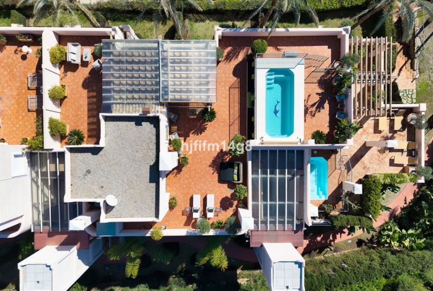 R4970107-Apartment-For-Sale-Estepona-Penthouse-3-Beds-123-Built-1