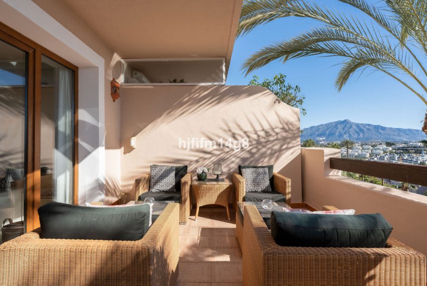 R4970107-Apartment-For-Sale-Estepona-Penthouse-3-Beds-123-Built-7