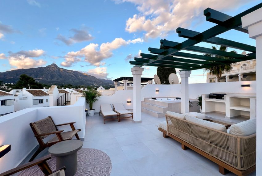R4970533-Apartment-For-Sale-Nueva-Andalucia-Penthouse-3-Beds-137-Built