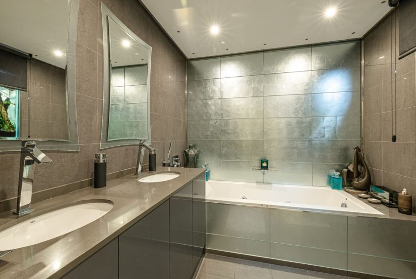 R4970875-Apartment-For-Sale-Nueva-Andalucia-Ground-Floor-2-Beds-128-Built-10