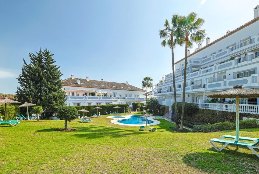 R4970875-Apartment-For-Sale-Nueva-Andalucia-Ground-Floor-2-Beds-128-Built