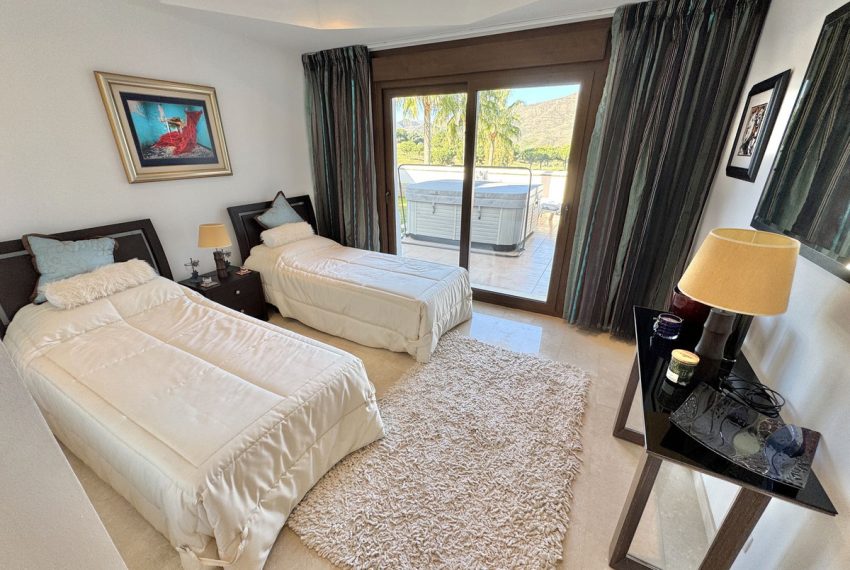 R4972075-Villa-For-Sale-La-Cala-Golf-Detached-5-Beds-532-Built-13