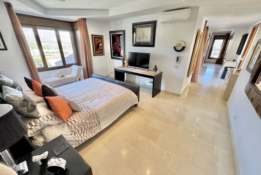 R4972075-Villa-For-Sale-La-Cala-Golf-Detached-5-Beds-532-Built-19