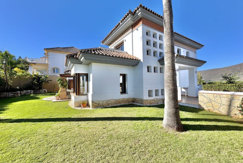 R4972075-Villa-For-Sale-La-Cala-Golf-Detached-5-Beds-532-Built-3
