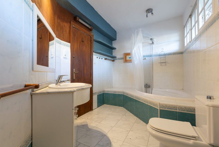 R4972255-Villa-For-Sale-El-Rosario-Detached-2-Beds-130-Built-7