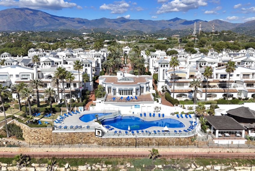R4973542-Apartment-For-Sale-Estepona-Penthouse-3-Beds-270-Built-1