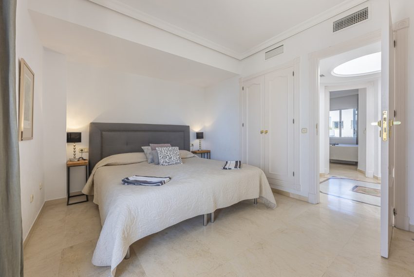 R4973542-Apartment-For-Sale-Estepona-Penthouse-3-Beds-270-Built-18