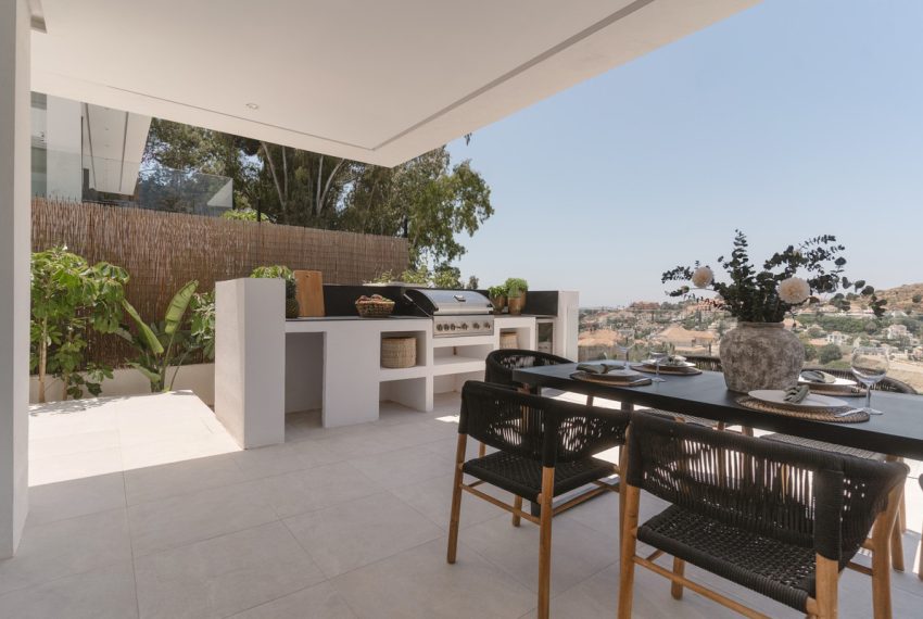 R4973896-Villa-For-Sale-Nueva-Andalucia-Detached-5-Beds-499-Built-2