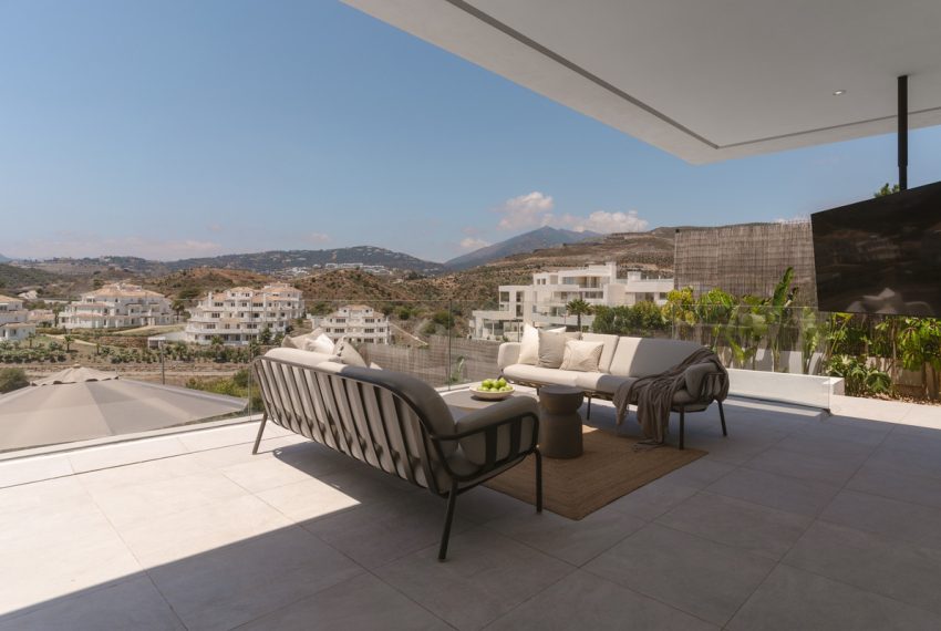 R4973896-Villa-For-Sale-Nueva-Andalucia-Detached-5-Beds-499-Built-8