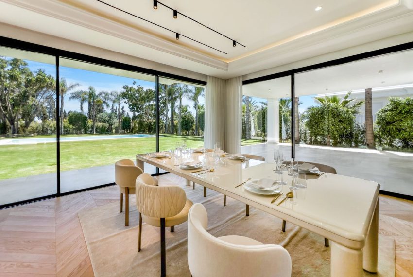 R4974166-Villa-For-Sale-The-Golden-Mile-Detached-6-Beds-647-Built-2