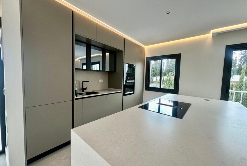 R4974928-Apartment-For-Sale-Nueva-Andalucia-Penthouse-2-Beds-100-Built