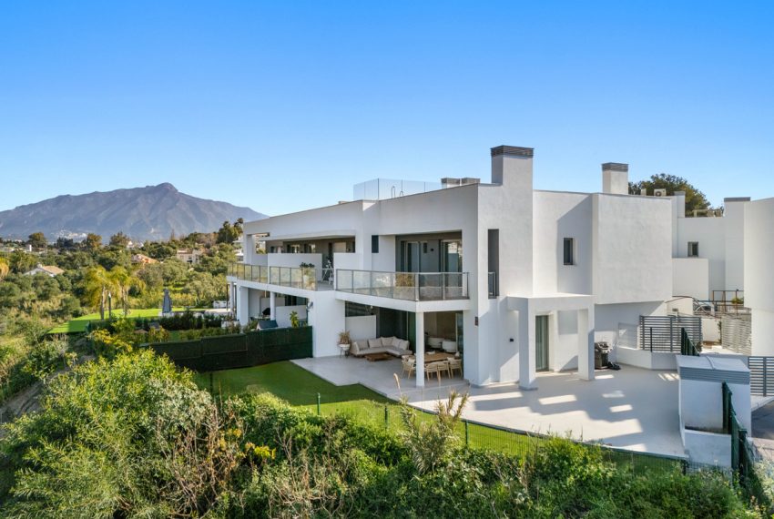 R4975258-Villa-For-Sale-Guadalmina-Alta-Semi-Detached-3-Beds-270-Built