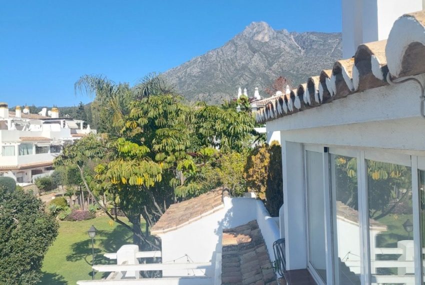 R4976116-Apartment-For-Sale-Nagueles-Penthouse-1-Beds-80-Built-1