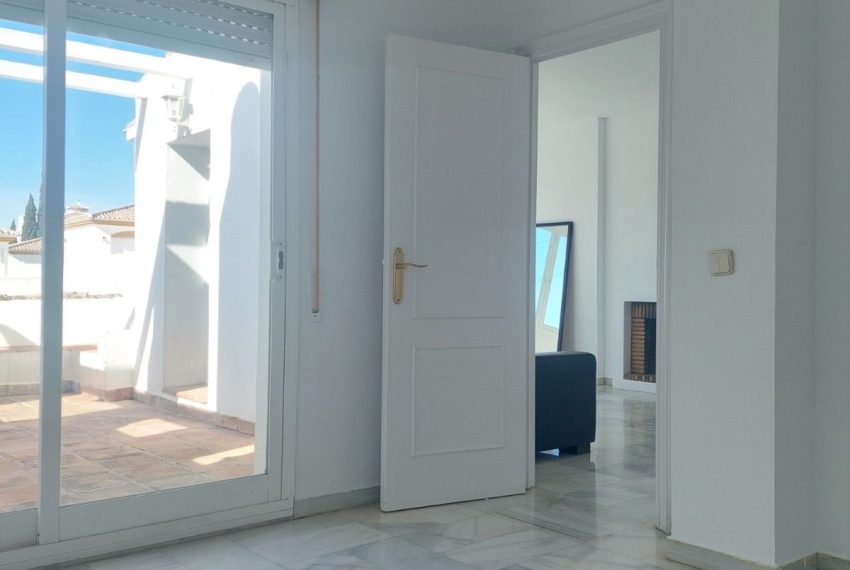 R4976116-Apartment-For-Sale-Nagueles-Penthouse-1-Beds-80-Built-5