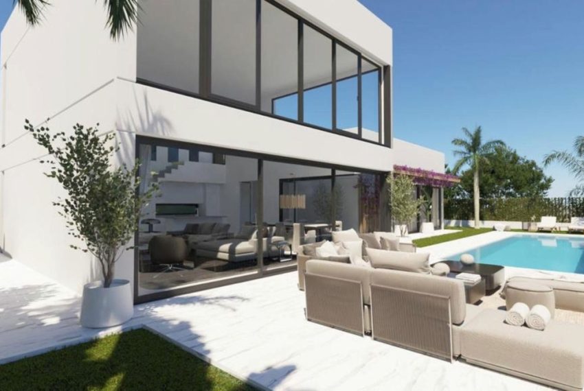 R4976167-Villa-For-Sale-Estepona-Detached-4-Beds-300-Built-1