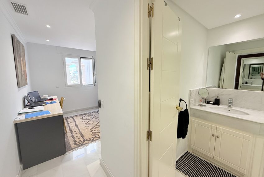 R4976353-Apartment-For-Sale-San-Pedro-de-Alcantara-Middle-Floor-2-Beds-151-Built-14
