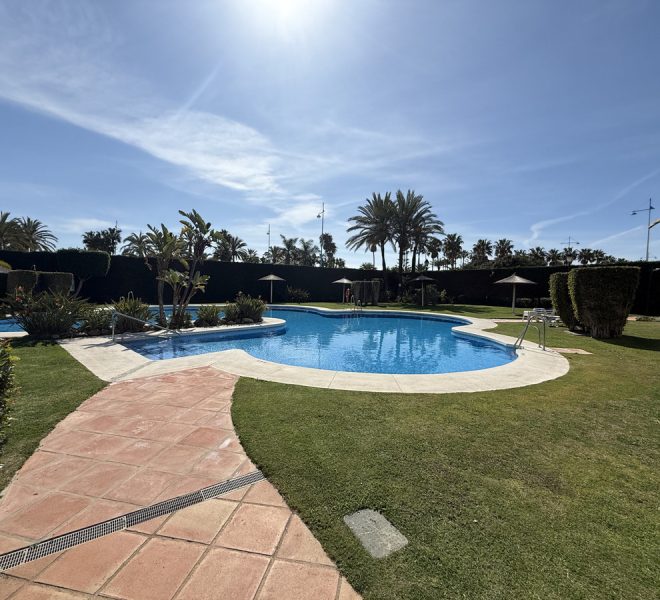 R4976353-Image 1-Middle Floor - 2 Beds - 151 Built