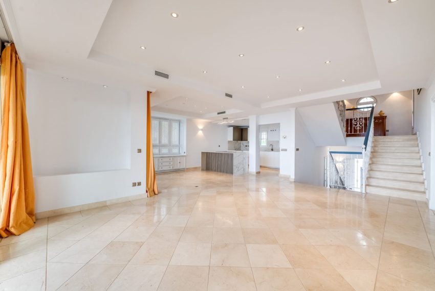 R4976530-Villa-For-Sale-Rio-Real-Detached-4-Beds-504-Built-14