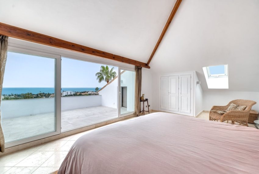 R4976530-Villa-For-Sale-Rio-Real-Detached-4-Beds-504-Built-16