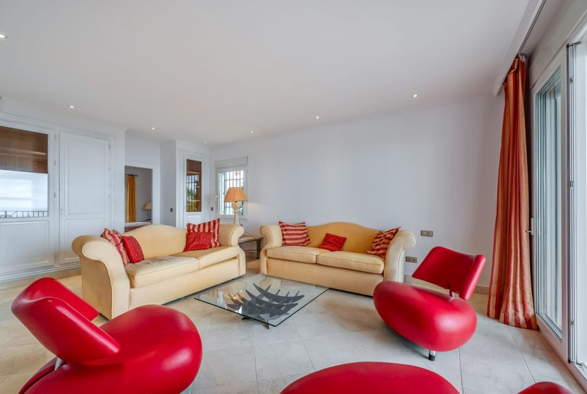 R4976530-Villa-For-Sale-Rio-Real-Detached-4-Beds-504-Built-6