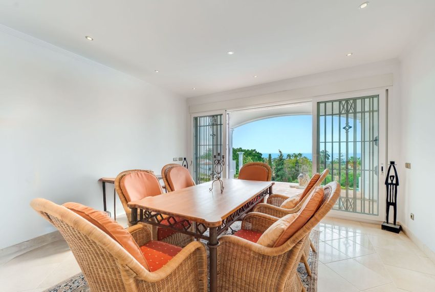 R4976530-Villa-For-Sale-Rio-Real-Detached-4-Beds-504-Built-7