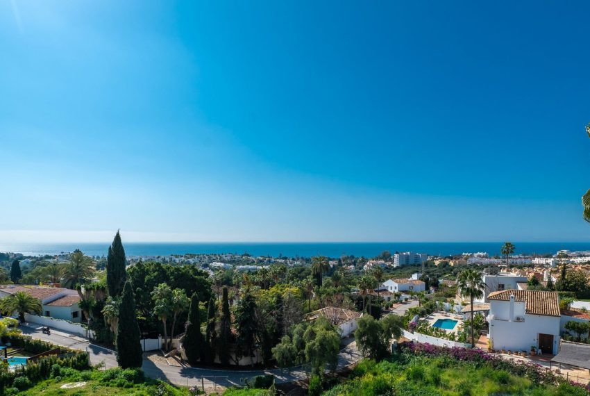 R4976530-Villa-For-Sale-Rio-Real-Detached-4-Beds-504-Built
