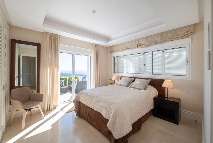 R4976617-Villa-For-Sale-Marbella-Detached-6-Beds-739-Built-6