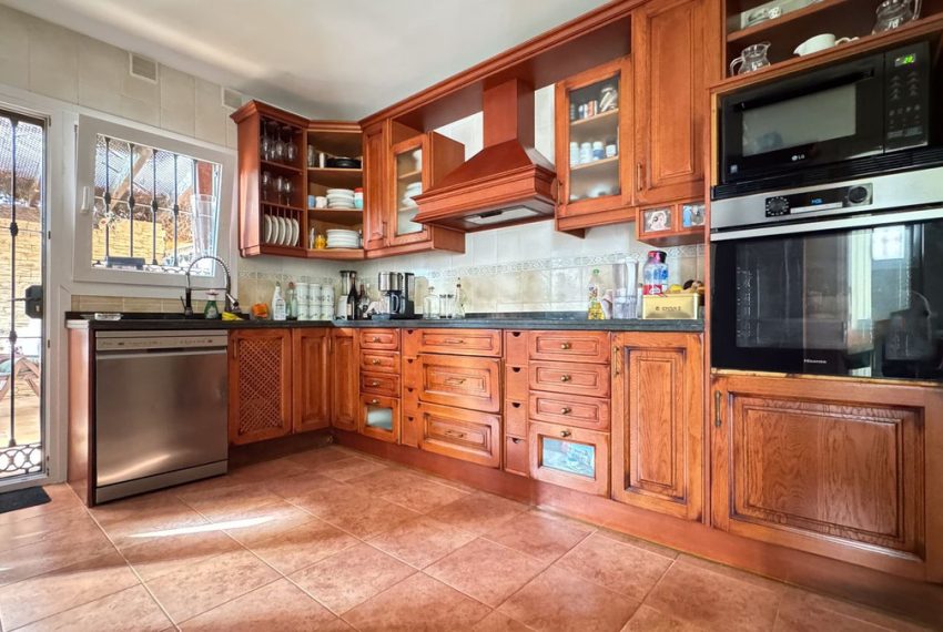 R4976812-Villa-For-Sale-Marbella-Detached-4-Beds-230-Built-7