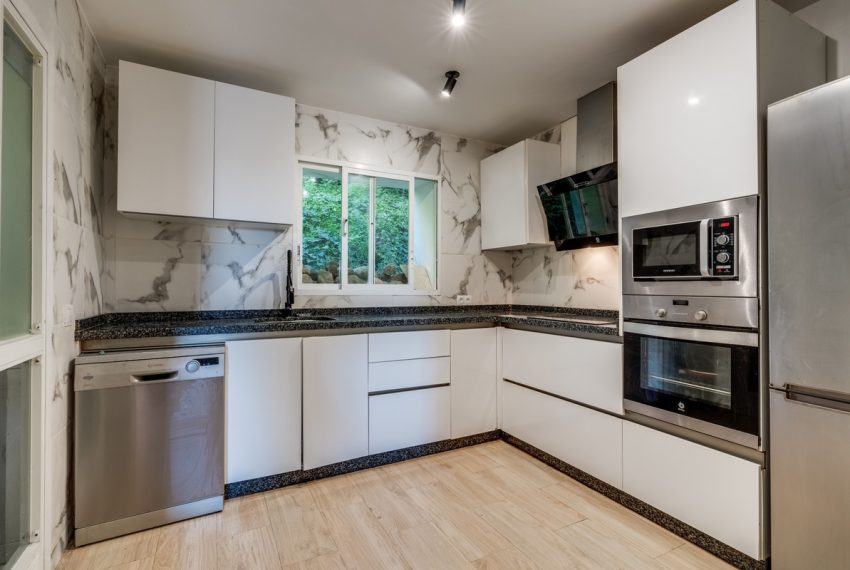 R4977340-Apartment-For-Sale-La-Quinta-Middle-Floor-3-Beds-136-Built-1