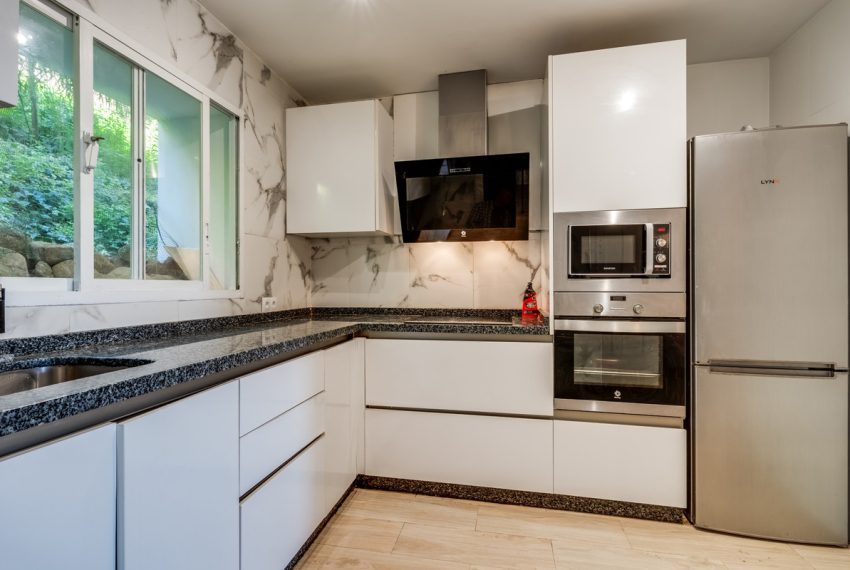 R4977340-Apartment-For-Sale-La-Quinta-Middle-Floor-3-Beds-136-Built-2