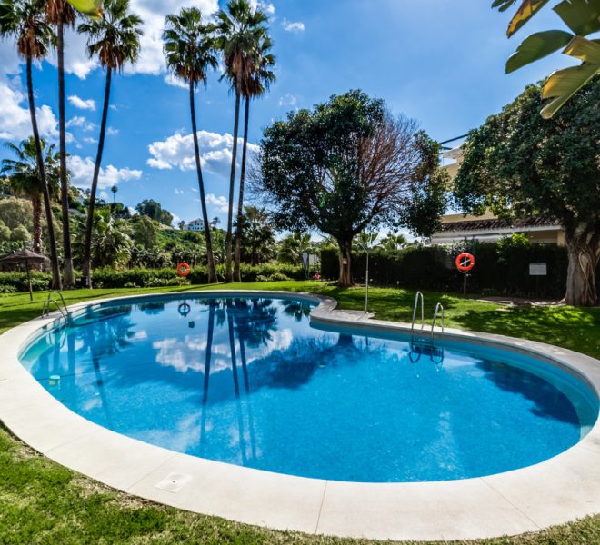 R4977340-Image 1-Middle Floor - 3 Beds - 136 Built