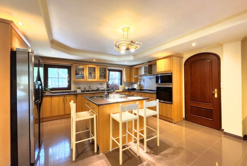 R4977412-Villa-For-Sale-El-Paraiso-Detached-5-Beds-490-Built-2